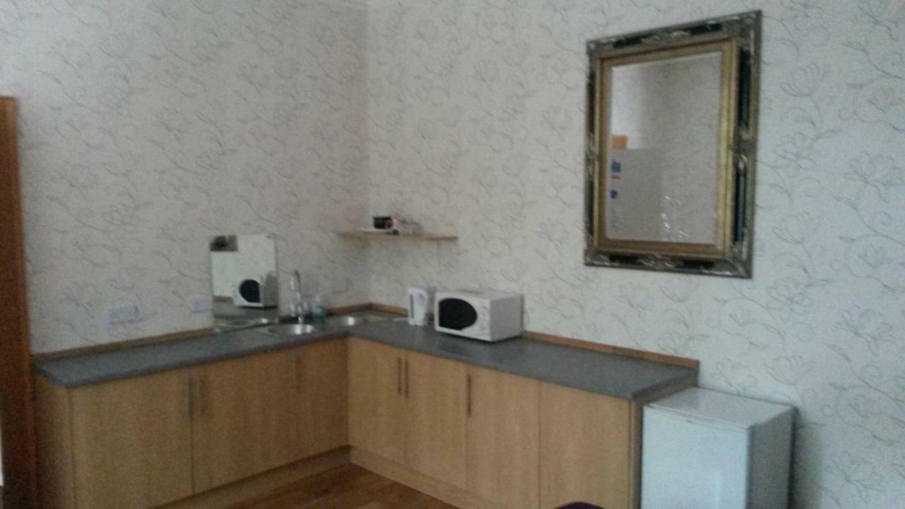Station View Guest House Dyce Kültér fotó